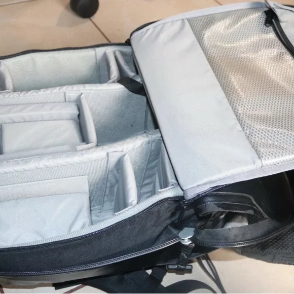 LowePro DryZone DZ-200 Waterproof Large Camera Backpack - Picture 4 of 6